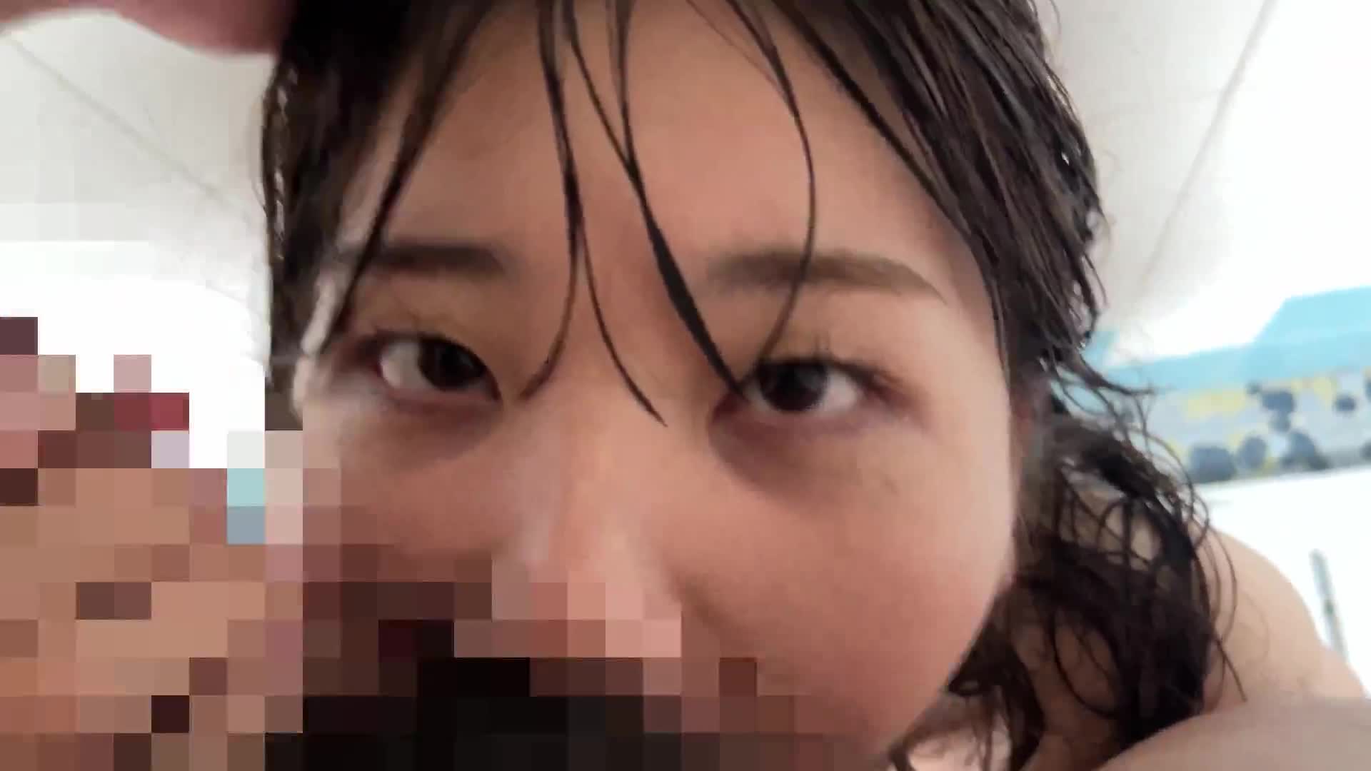 のぞき見バスタイム 騒音に耐えかねて窓を覗いたら地味で物静かな娘がお風呂場で自慰行為をしている姿をみてしまい、俺は発育途中のムチムチな身体に興奮してしまい我慢できずに犯した。 篠崎菜都香 - AV大平台 - 中文字幕，成人影片，AV，國產，線上看