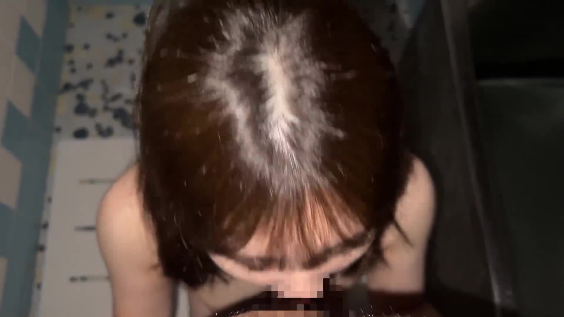 のぞき見バスタイム 騒音に耐えかねて窓を覗いたら地味で物静かな娘がお風呂場で自慰行為をしている姿をみてしまい、俺は発育途中のムチムチな身体に興奮してしまい我慢できずに犯した。 篠崎菜都香 - AV大平台 - 中文字幕，成人影片，AV，國產，線上看