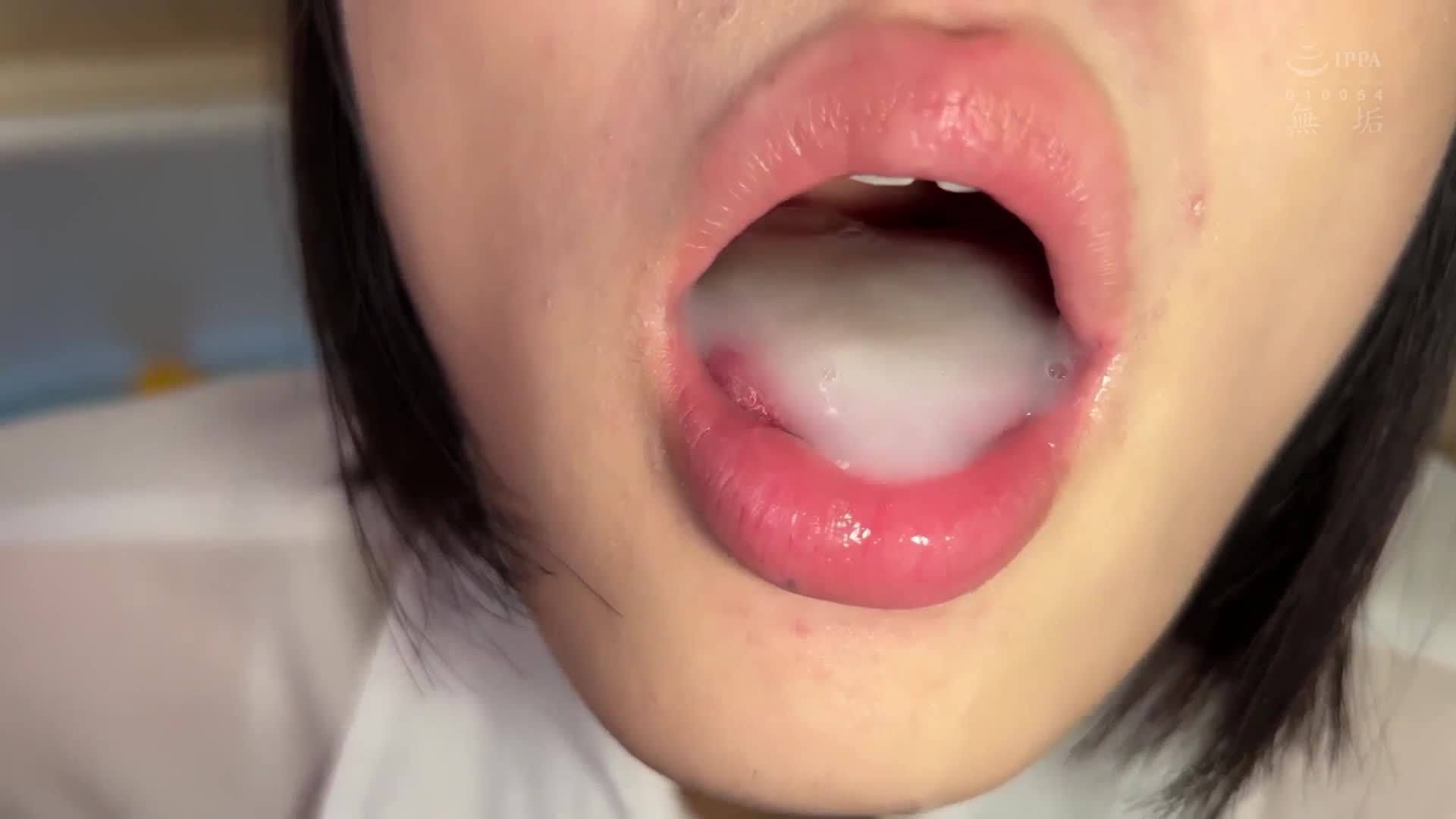 正值青春年華的制服少女逃離修學旅行，與父親世代的叔叔約會親吻。之後一直待在飯店裡，一次又一次地感受成人的中出性愛。虹村由美 - AV大平台 - 中文字幕，成人影片，AV，國產，線上看