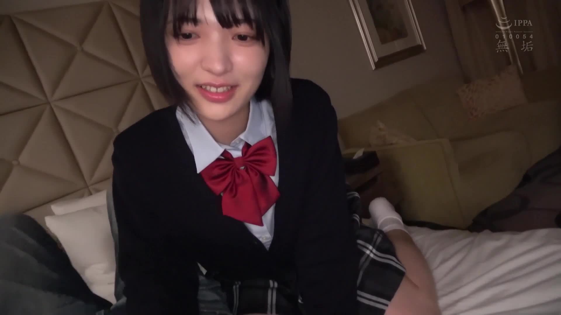 正值青春年華的制服少女逃離修學旅行，與父親世代的叔叔約會親吻。之後一直待在飯店裡，一次又一次地感受成人的中出性愛。虹村由美 - AV大平台 - 中文字幕，成人影片，AV，國產，線上看