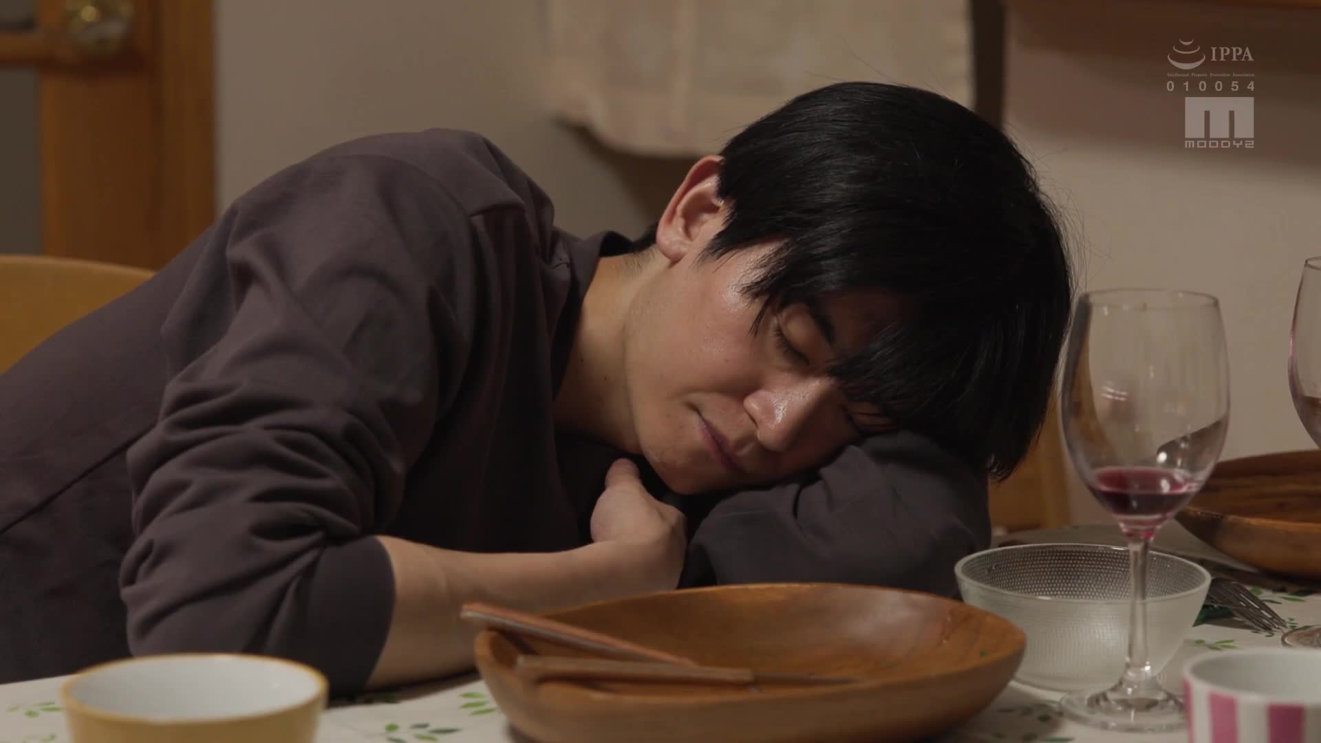 [AI解碼版]深愛的妻子被青梅竹馬的死黨睡了無數次― 白岩冬萌 - AV大平台 - 中文字幕，成人影片，AV，國產，線上看