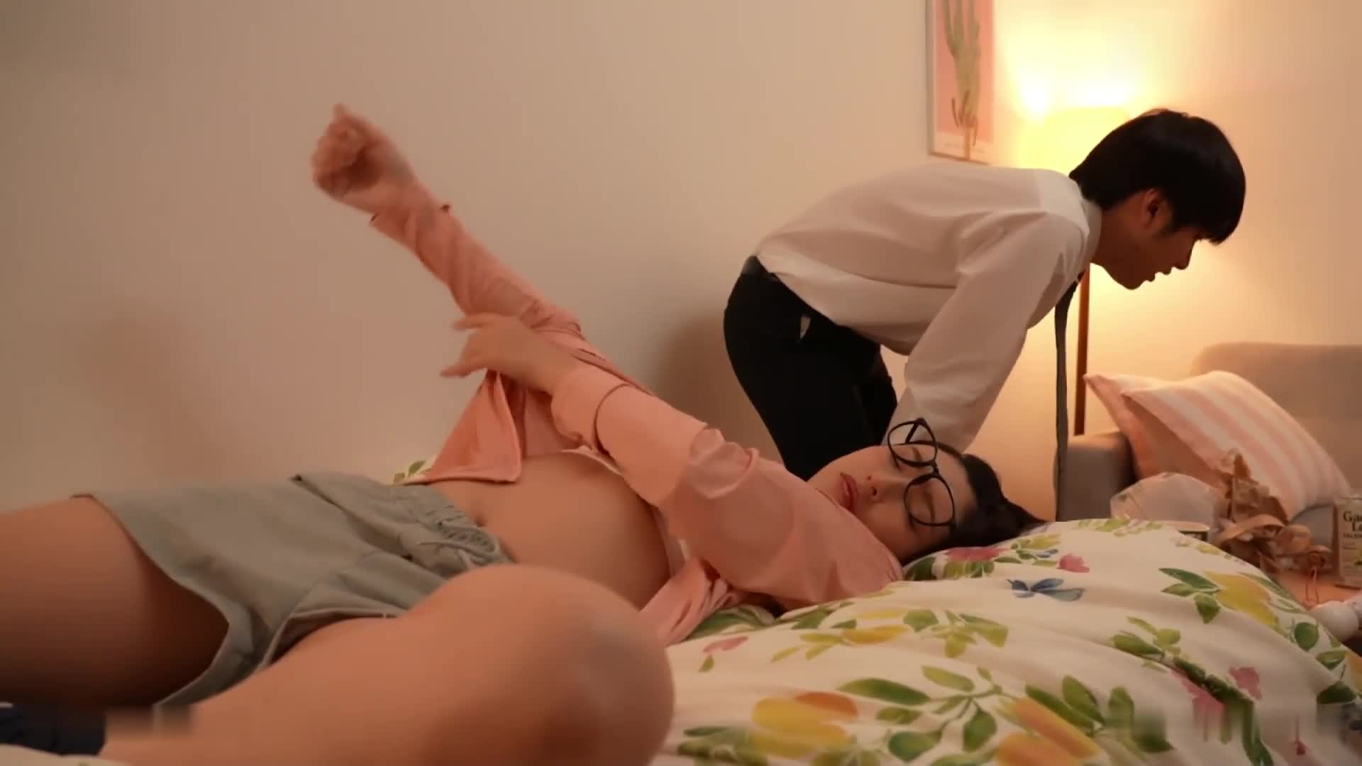 酔倒就能立刻行動的性慾怪獸宅男女子 森澤佳奈 - AV大平台 - 中文字幕，成人影片，AV，國產，線上看