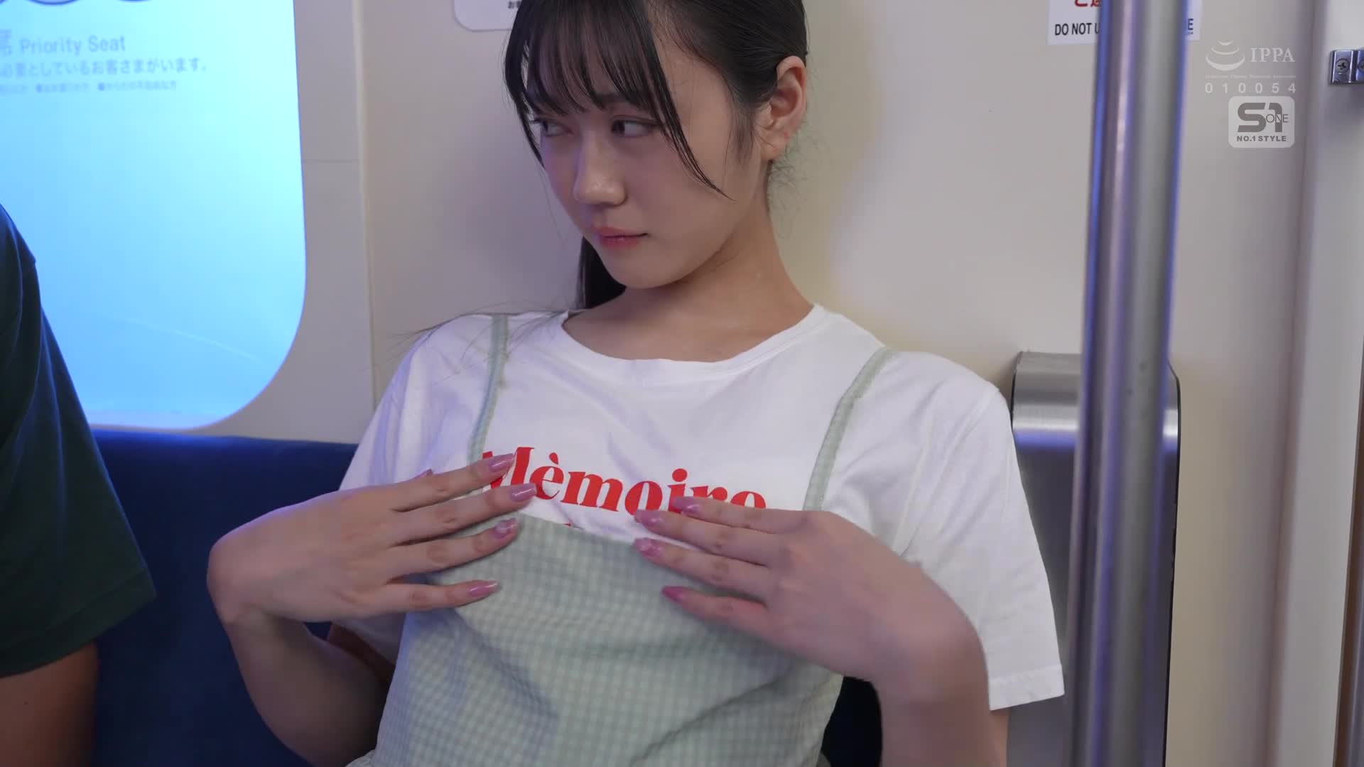 上京新來的女學生在搭電車通學時被狂揉，竟然愛上變態老師，並展開慾望激烈的性愛 明日葉三葉 - AV大平台 - 中文字幕，成人影片，AV，國產，線上看