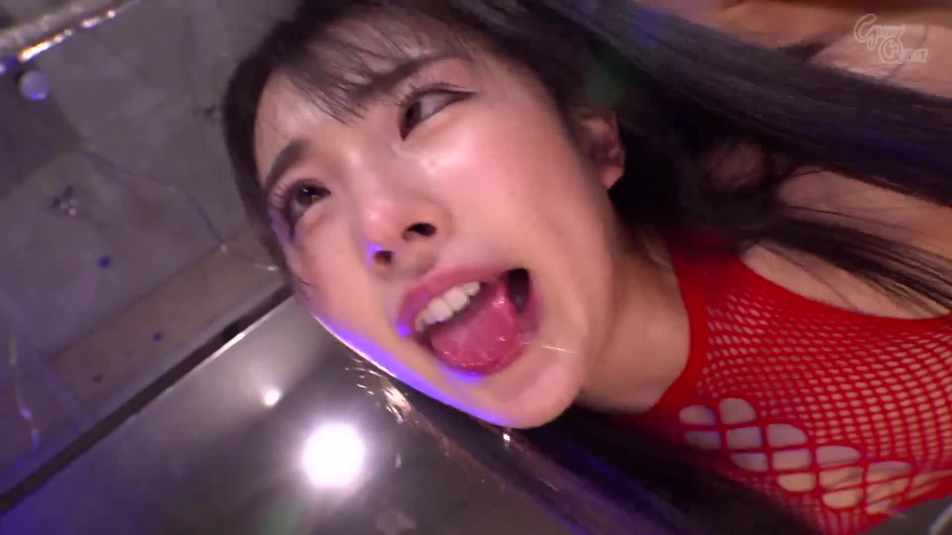 用淫語嗲女馬鹿笑変態男，瞬間被巨根插入變身變態淫蕩女！ 皆月光 - AV大平台 - 中文字幕，成人影片，AV，國產，線上看