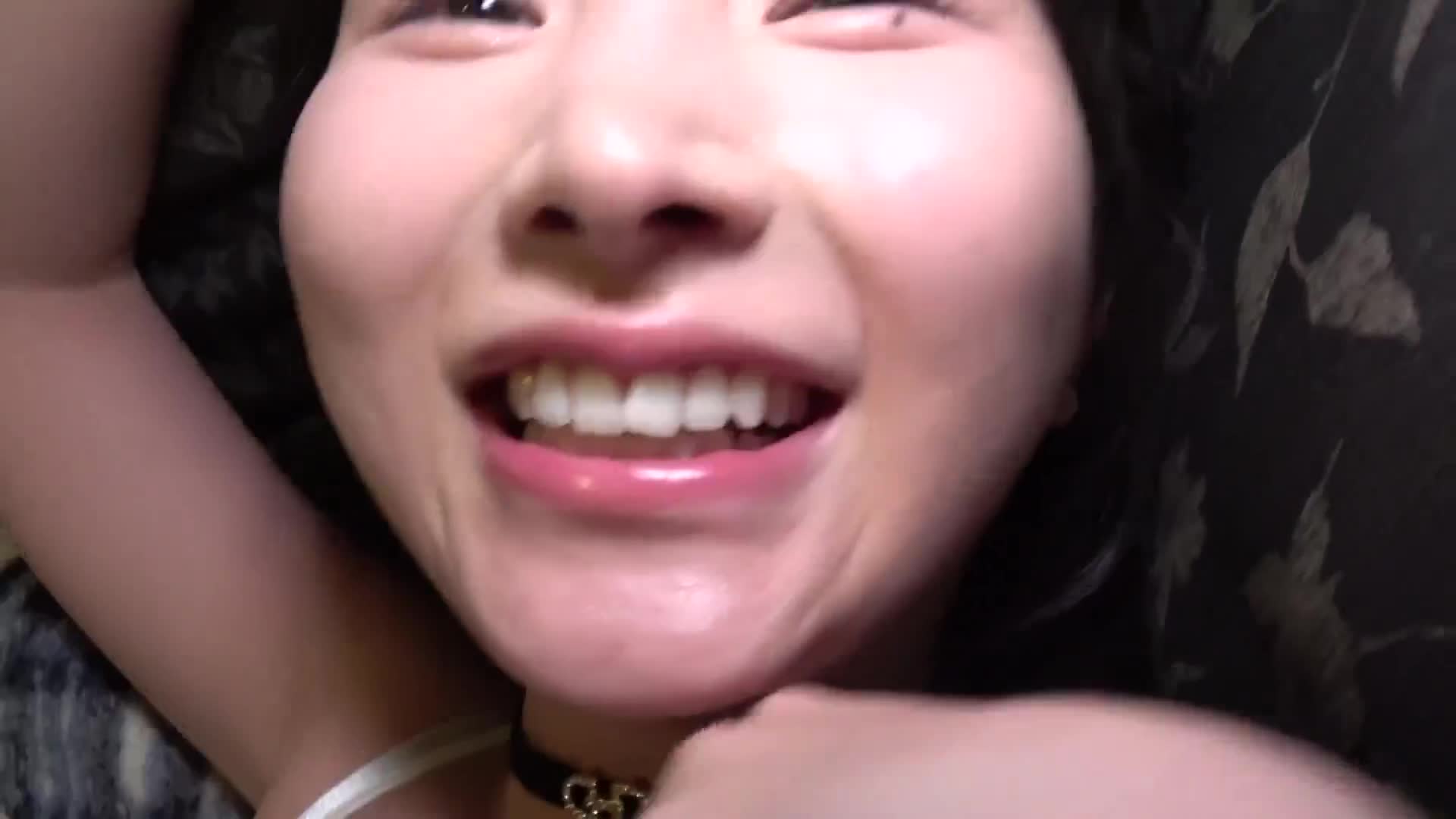 女攝影師Mika與女同性戀演員們 - 由良佳奈和真實愛情的親親拍攝 - AV大平台 - 中文字幕，成人影片，AV，國產，線上看