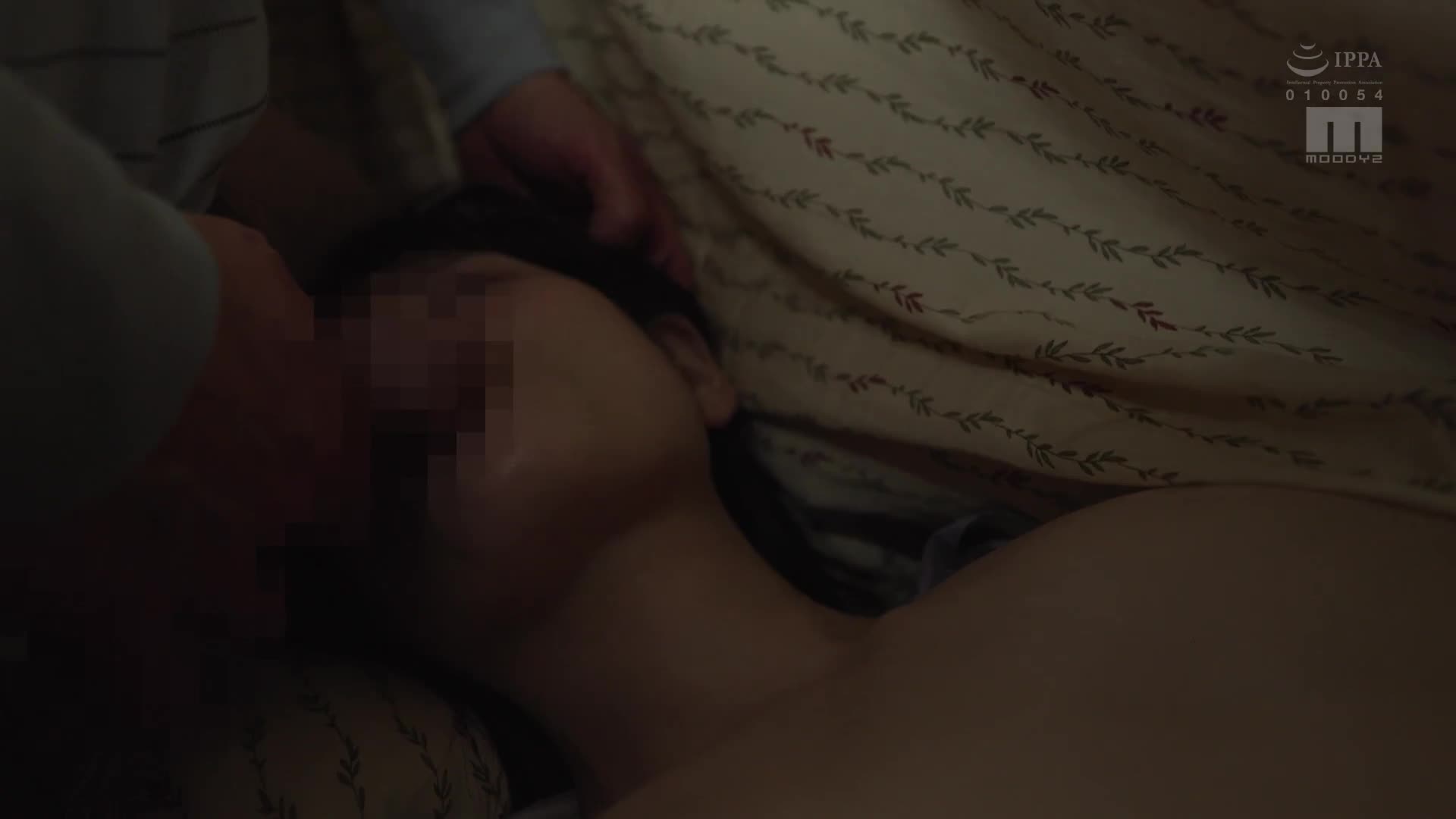 身為有未婚夫的人，卻被隔壁的正月父親在被爐裡用強力催情指攻擊，最後無法發出聲音就在家中被摧毀。 绫瀬瑪麗亞 - AV大平台 - 中文字幕，成人影片，AV，國產，線上看