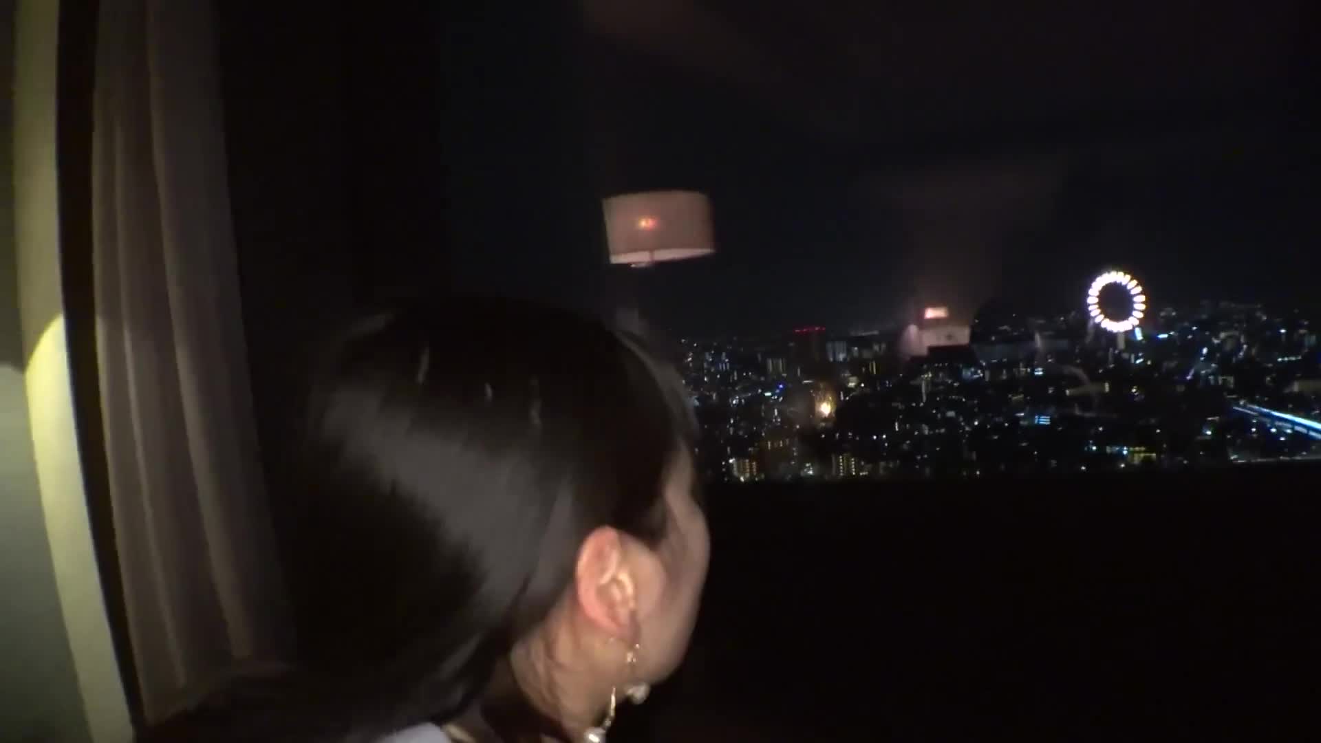 【與美腿女同事的NTR】與美艷女同事的秘密戀情，他被寵愛有加。這位平日端莊幹練的美人此刻卻慾火焚身，噴出液體，露出淫蕩的表情。他最終屈服於本能，將精液射入她的陰道深處。 【已婚男x已婚女…】 - AV大平台 - 中文字幕，成人影片，AV，國產，線上看